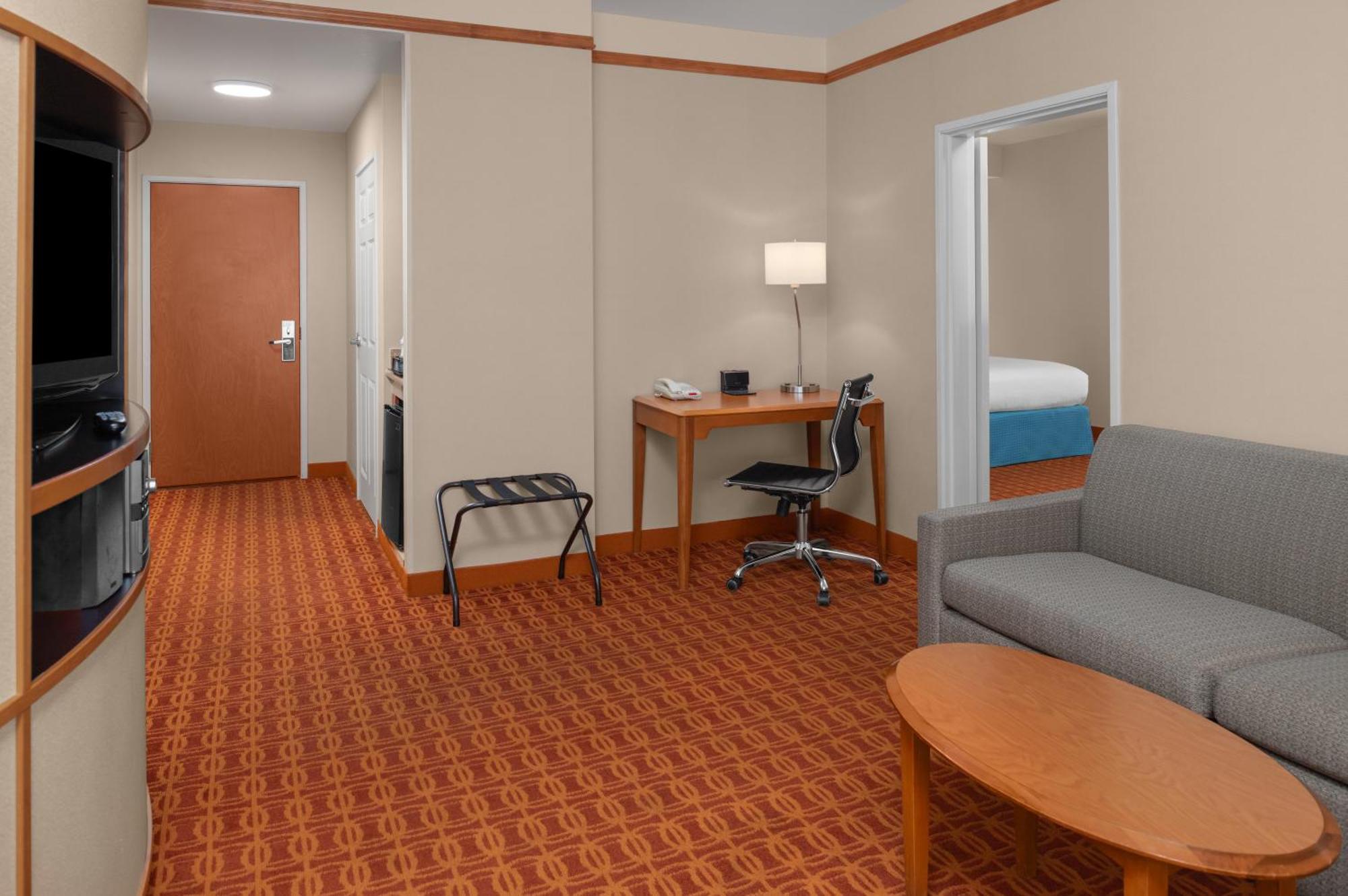 Fairfield Inn And Suites By Marriott Elk Grove Dış mekan fotoğraf
