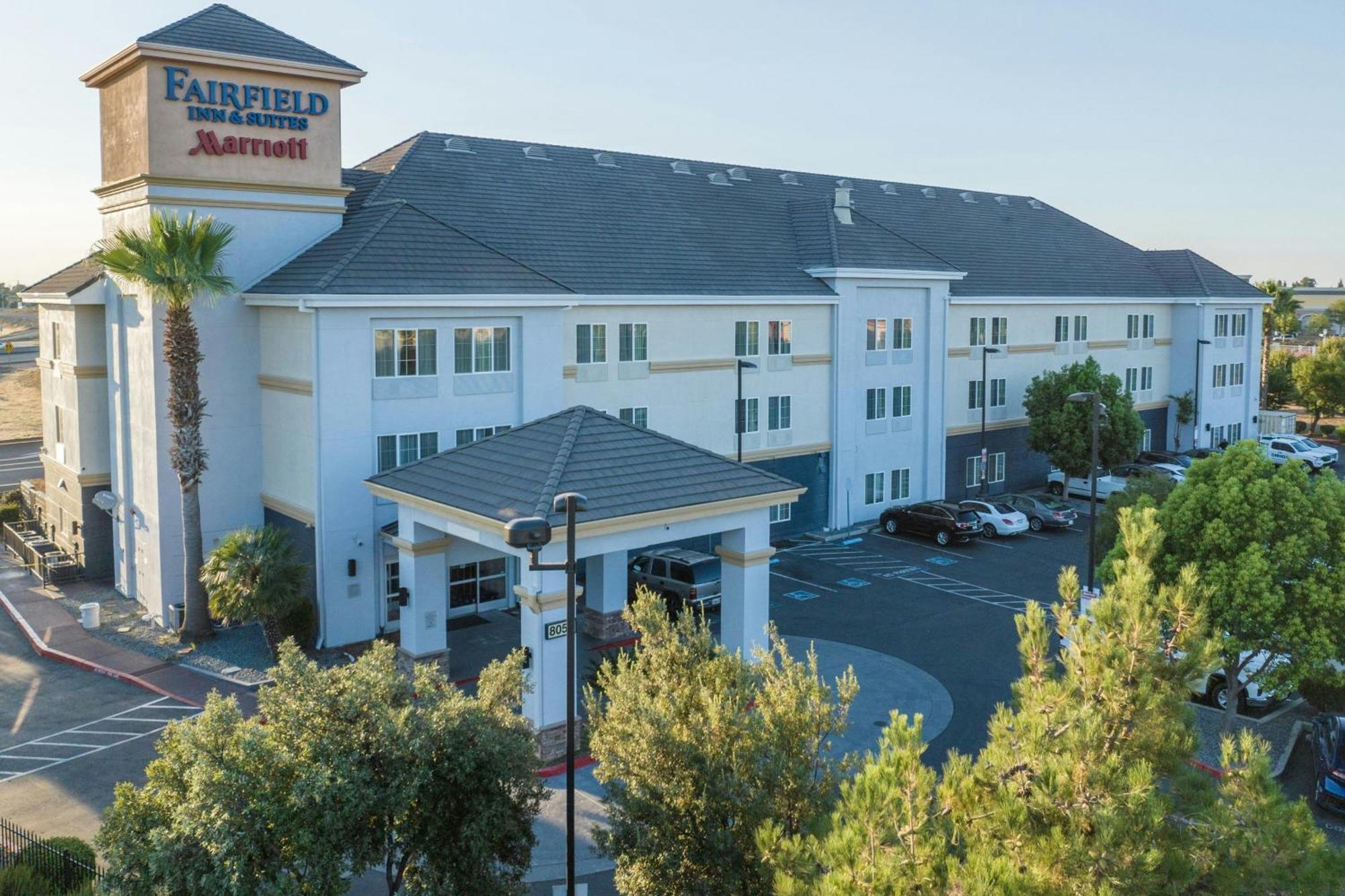 Fairfield Inn And Suites By Marriott Elk Grove Dış mekan fotoğraf